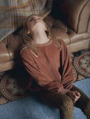 detail-sweat-fille-velours-mocha-marlot-paris
