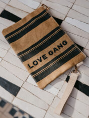 pochette-kira-love-gang (1) pochette-kira-love-gang (1)